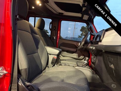 Used 2024 Jeep Wrangler Unlimited Sport AWD/4WD image 3