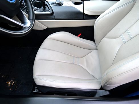 Used 2015 BMW i8 image 17