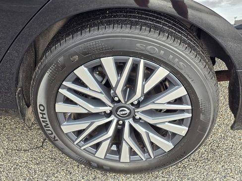 Used 2025 Nissan Altima 2.5 SV image 9