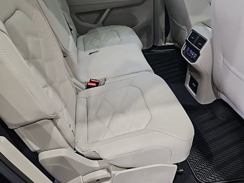 New 2026 Volkswagen Atlas SE FWD image 17