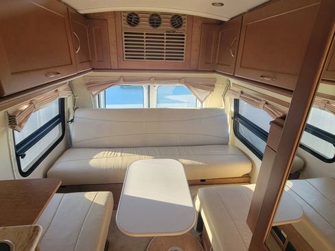 Used 2010 Ford E-350 and Econoline 350 Super Duty image 16