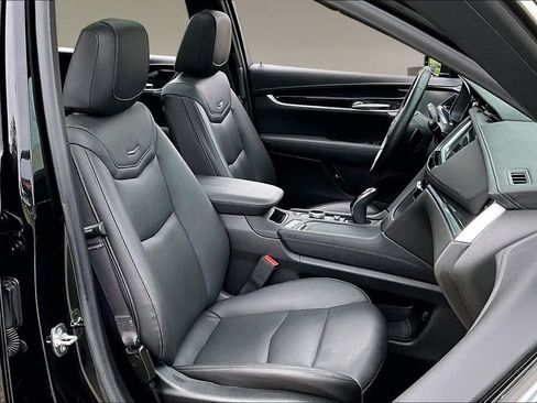 Certified 2025 Cadillac XT5 Premium Luxury FWD image 7