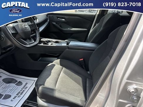 Used 2025 Nissan Rogue SV FWD image 19