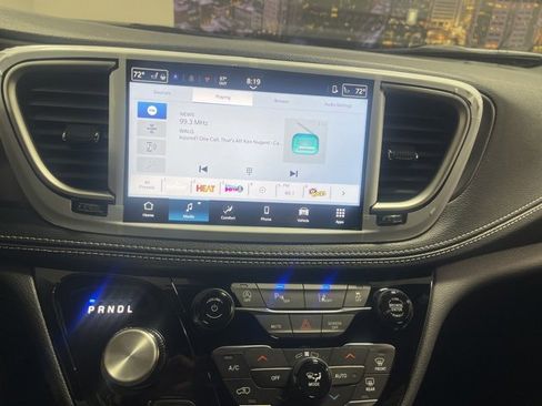 New 2026 Chrysler Pacifica Select image 18