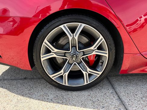 Used 2018 Kia Stinger GT2 image 13