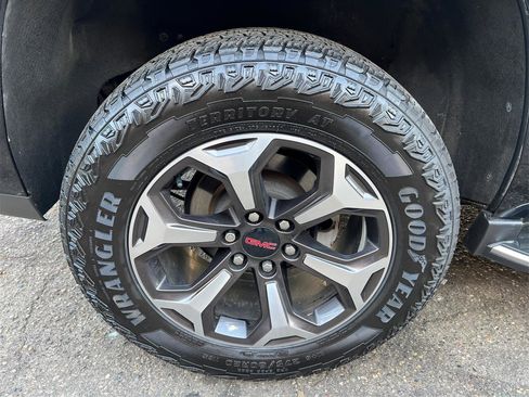 Used 2019 GMC Yukon SLT AWD/4WD image 17