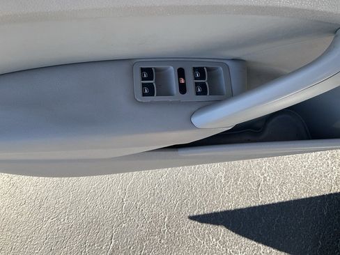 Used 2014 Volkswagen Passat 2.5 SE image 4