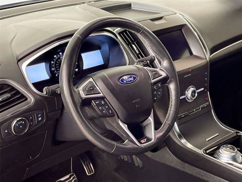 Used 2020 Ford Edge ST w/ Cold Weather Package AWD/4WD image 19
