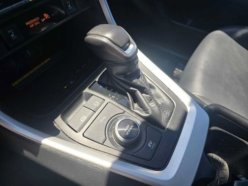 Used 2021 Toyota RAV4 XSE AWD/4WD image 32