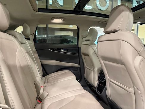 Used 2022 Lincoln Nautilus Reserve AWD/4WD image 23