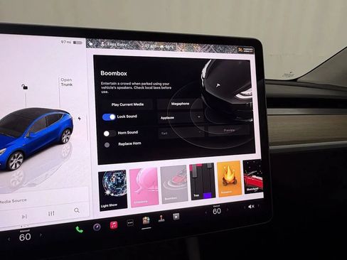 Used 2023 Tesla Model Y Long Range AWD/4WD image 24
