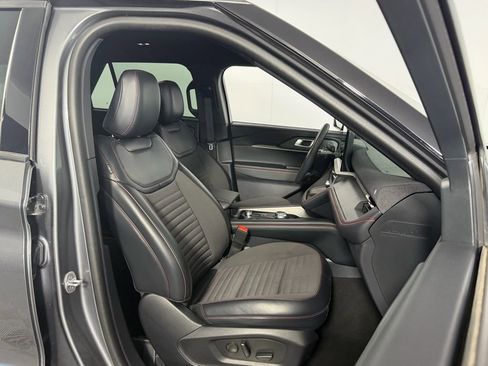 Used 2025 Ford Explorer ST-Line image 33