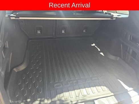 Used 2023 Subaru Outback Premium AWD/4WD image 9