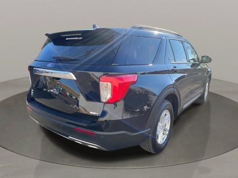 Used 2020 Ford Explorer XLT w/ Equipment Group 202A image 6