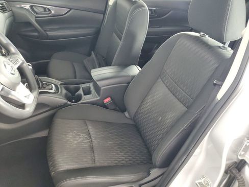 Used 2020 Nissan Rogue S image 12