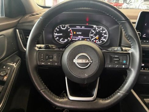 Used 2023 Nissan Rogue SV w/ SV Premium B Package FWD image 22