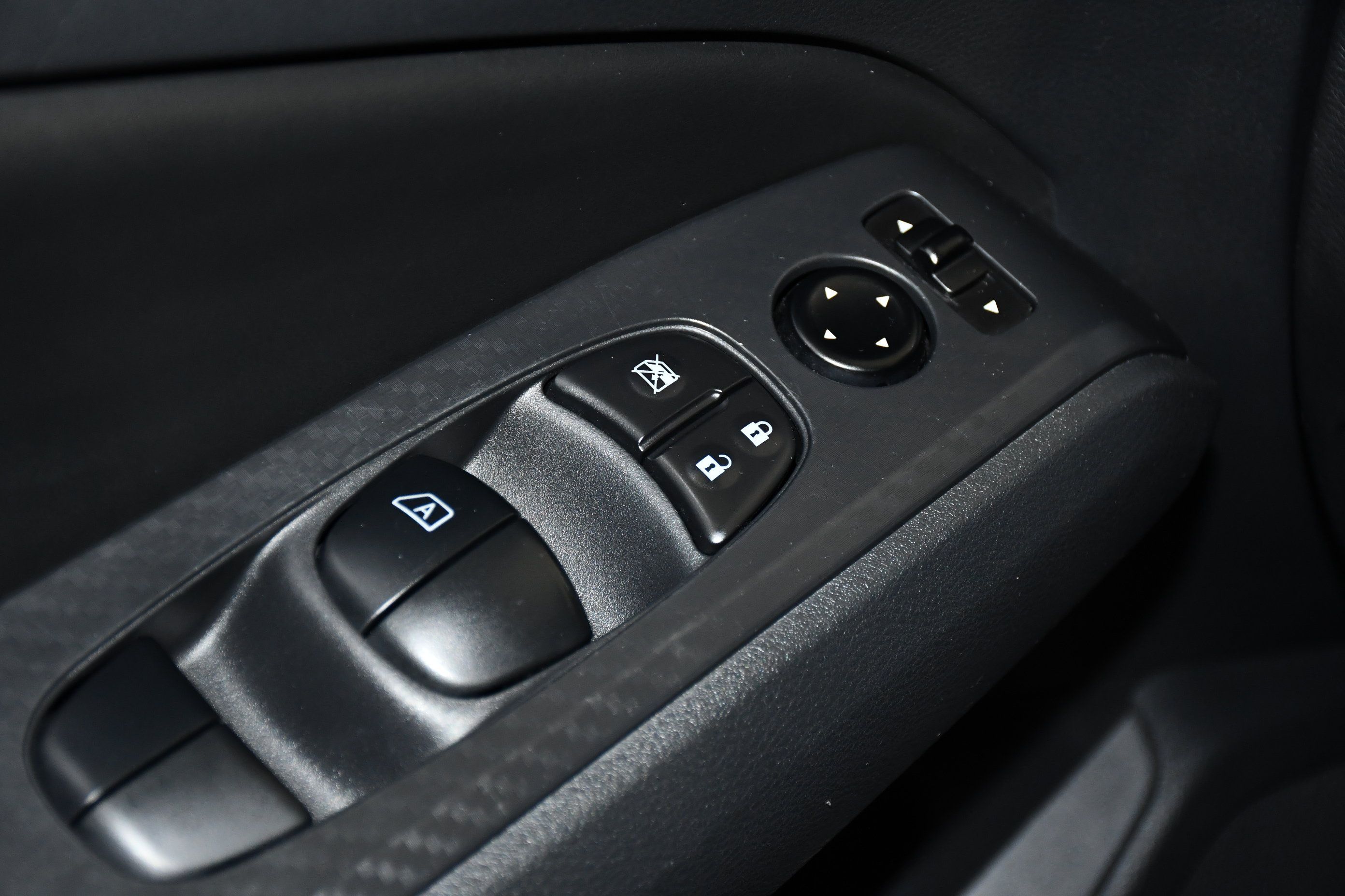 Used 2024 Nissan Altima 2.5 SV FWD image 33