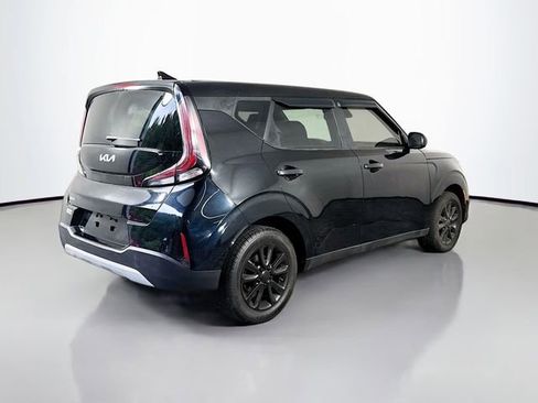 Used 2023 Kia Soul LX FWD image 6