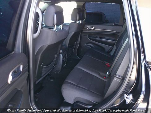 Used 2019 Jeep Grand Cherokee Laredo image 20