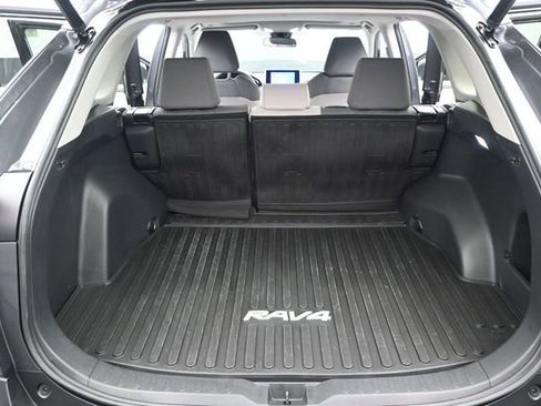 Used 2023 Toyota RAV4 XLE w/ Convenience Package FWD image 15