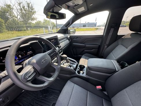 Used 2025 Chevrolet Colorado Trail Boss image 17
