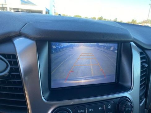 Used 2017 Chevrolet Suburban LT image 27