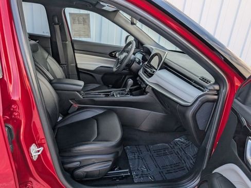 Used 2024 Jeep Compass Limited image 31