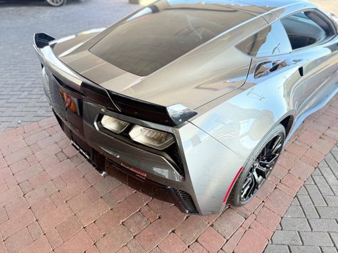 Used 2015 Chevrolet Corvette Z06 w/ 3LZ Preferred Equipment Group RWD image 21