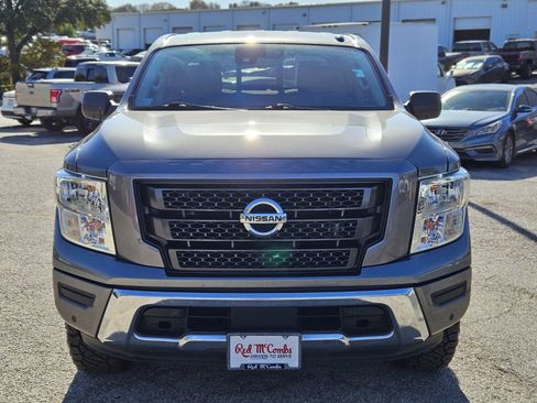 Used 2021 Nissan Titan SV w/ SV Convenience Package image 9