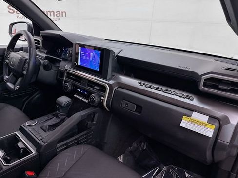 Used 2025 Toyota Tacoma SR5 image 27
