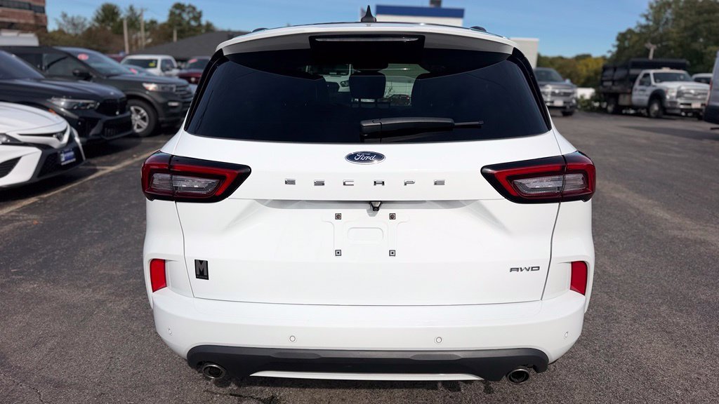 Used 2023 Ford Escape ST-Line w/ Tech Pack #1 AWD/4WD image 7