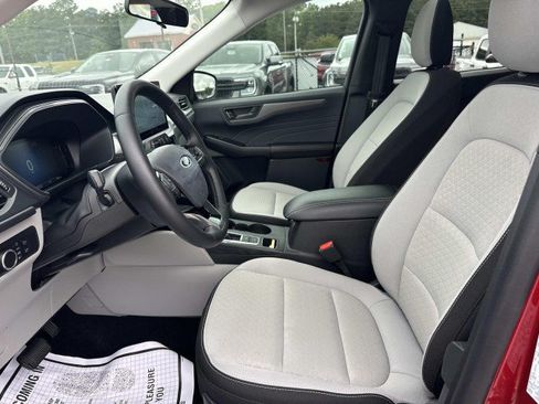 Used 2025 Ford Escape Active w/ Tech Pack #1 FWD image 9