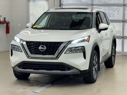 Used 2023 Nissan Rogue SV w/ SV Premium Package image 3