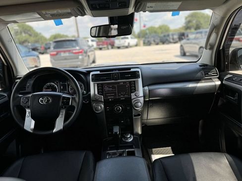 Used 2022 Toyota 4Runner TRD Sport AWD/4WD image 18