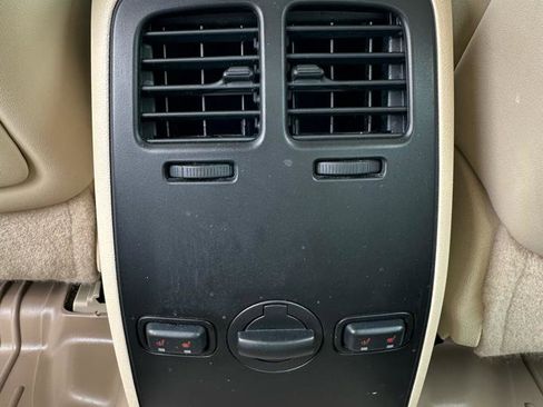 Used 2010 Lincoln MKS FWD image 42