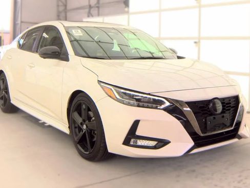 Used 2023 Nissan Sentra SR w/ SR Premium Package FWD image 2