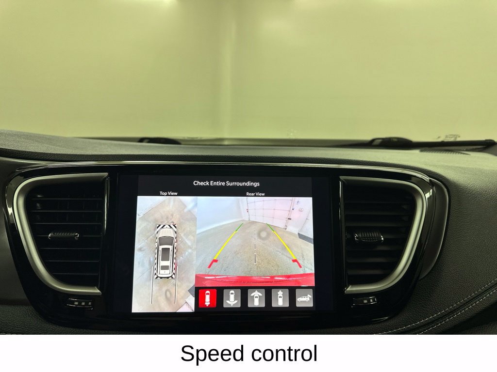 Used 2025 Chrysler Pacifica Select FWD image 43