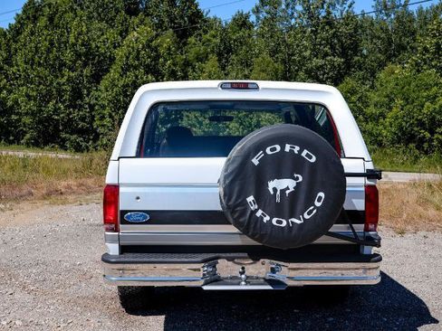Used 1995 Ford Bronco XLT AWD/4WD image 5
