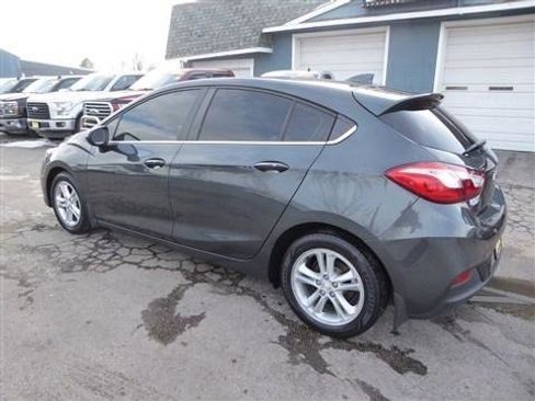 Used 2017 Chevrolet Cruze LT image 8