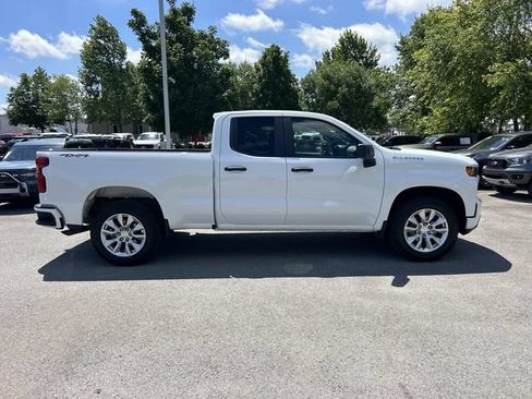 Used 2022 Chevrolet Silverado 1500 Custom w/ Safety Confidence Package AWD/4WD image 4