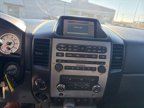 Used 2011 Nissan Titan PRO-4X w/ Pro-4x Technology Pkg image 10