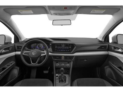Used 2024 Volkswagen Taos SE w/ Panoramic Sunroof Package image 8
