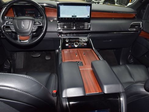Used 2024 Lincoln Navigator L 4WD image 19