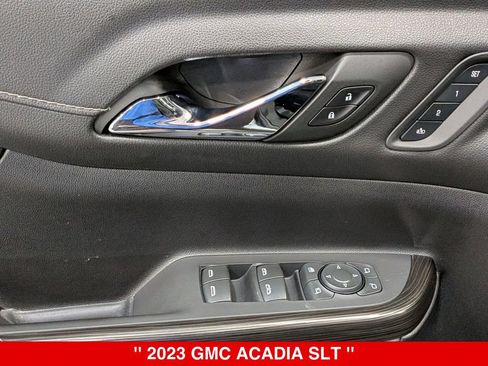 Used 2023 GMC Acadia SLT w/ Technology Package AWD/4WD image 15