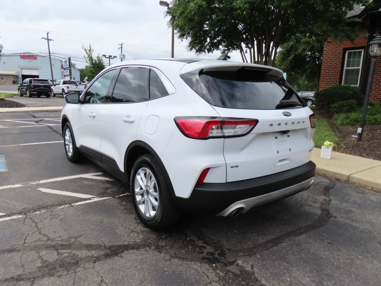 Used 2020 Ford Escape SE FWD image 5