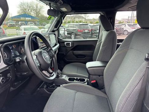 Used 2024 Jeep Wrangler Sport image 6