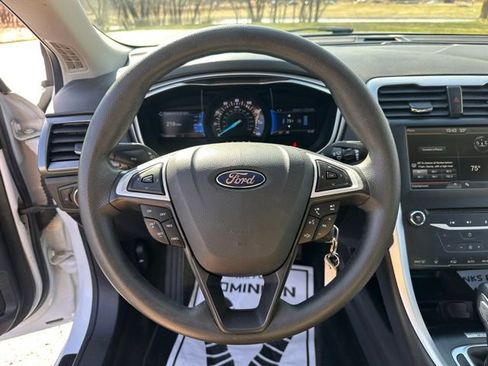 Used 2015 Ford Fusion SE FWD image 16