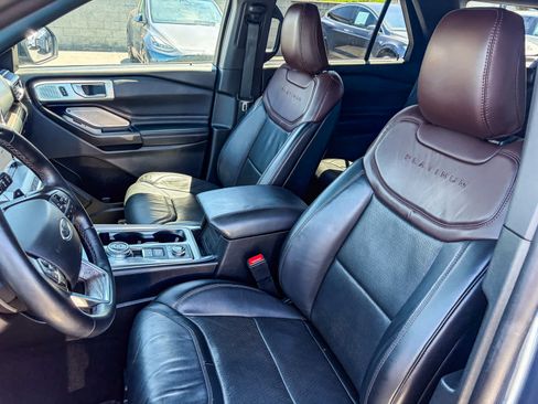 Used 2020 Ford Explorer Platinum AWD/4WD image 16