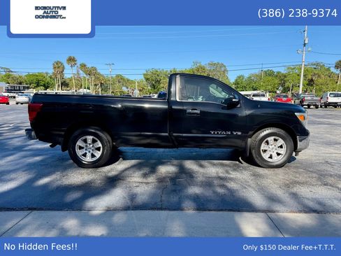 Used 2018 Nissan Titan SV RWD image 4