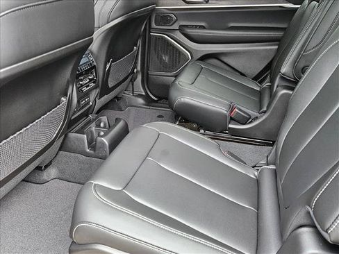 New 2026 Jeep Grand Cherokee L Limited w/ Limited Altitude Package AWD/4WD image 16